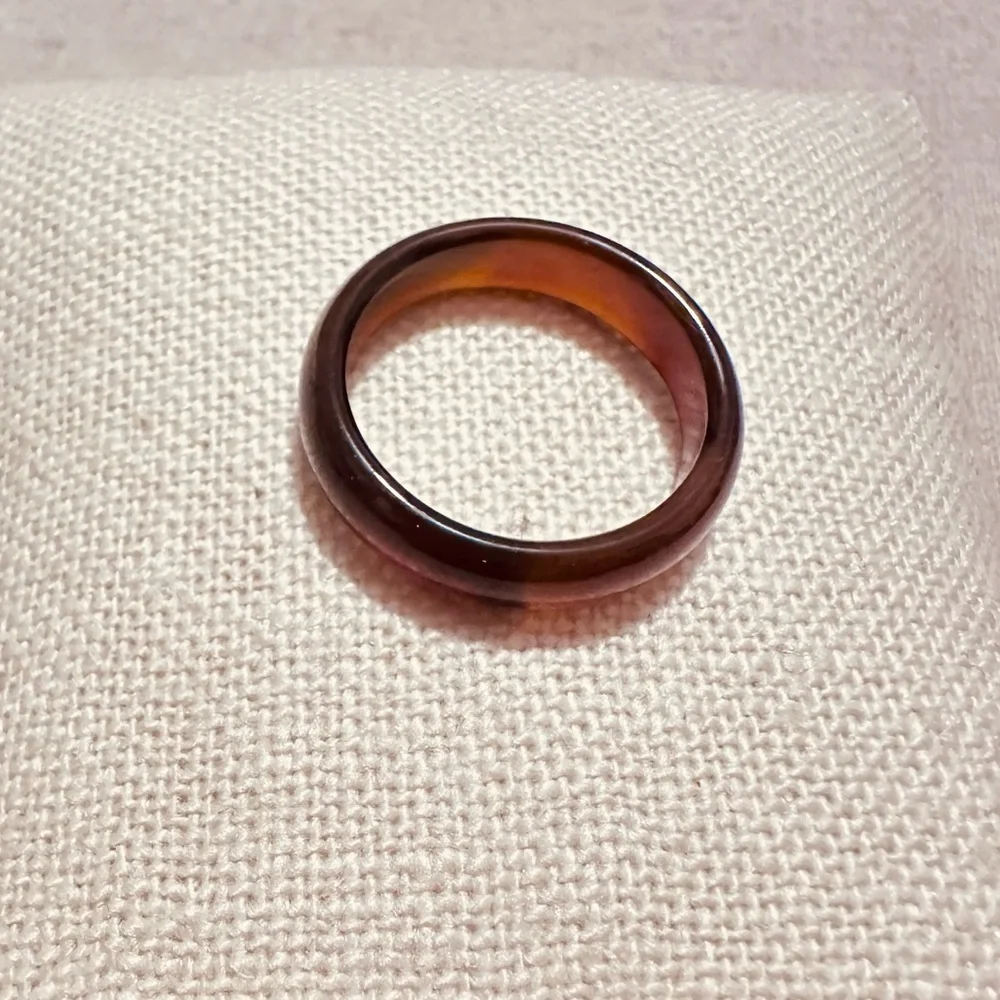 Boutique | Ring | Stone Band | Shaded Brown